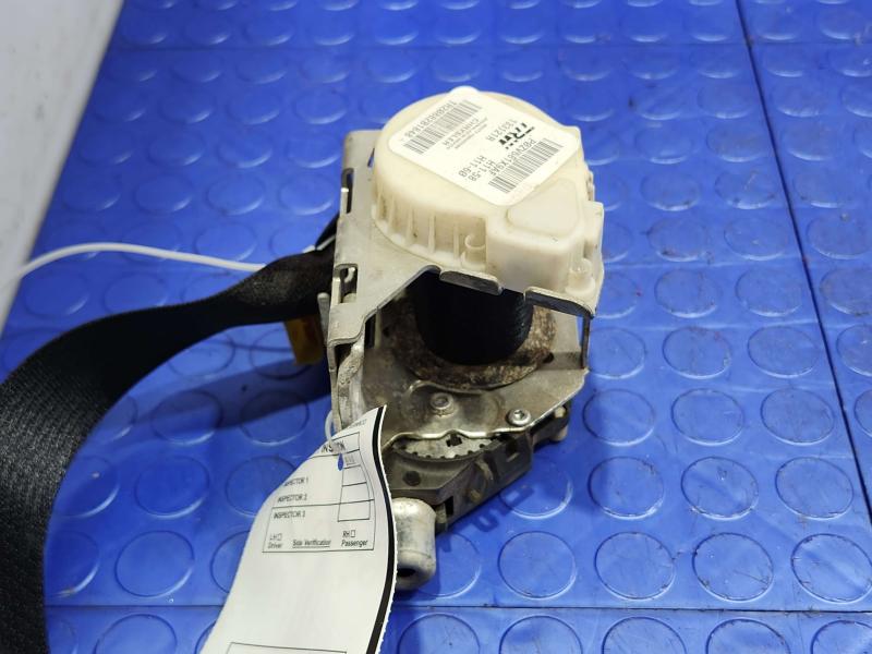 2012 Chrysler Town & Country Front Seat Belt