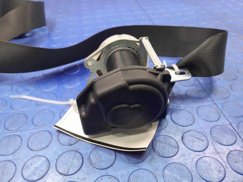 2014 Nissan Versa Rear Seat Belt