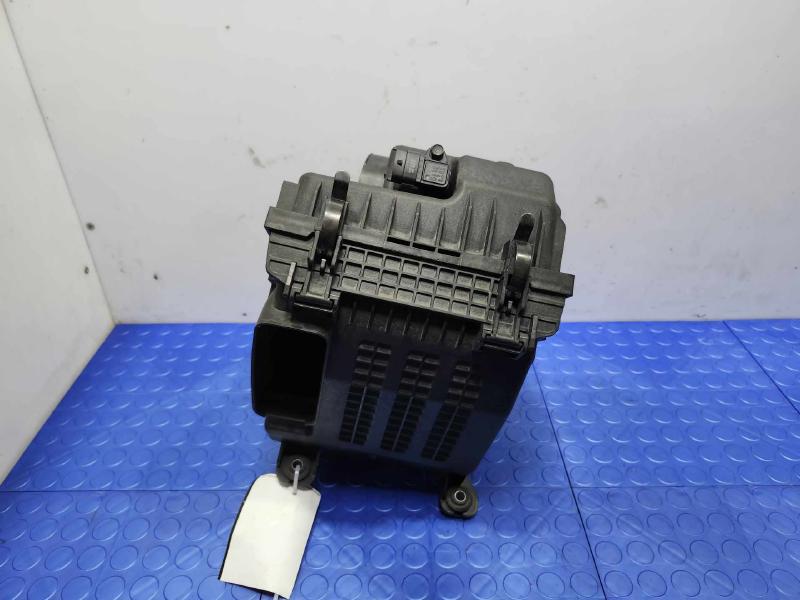 2013 Hyundai Santa Fe Air Cleaner