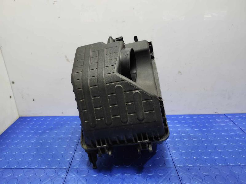 2013 Hyundai Santa Fe Air Cleaner