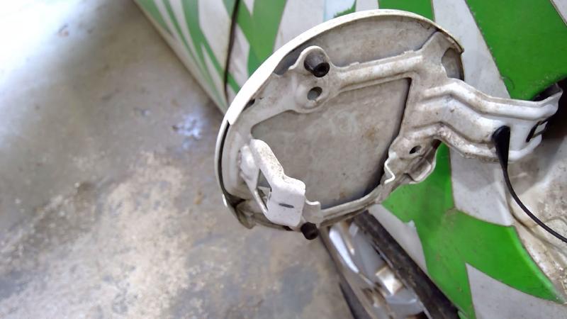 2010 - 2015 Toyota Prius Fuel Door Gas Flap White (070) OEM 7735047030