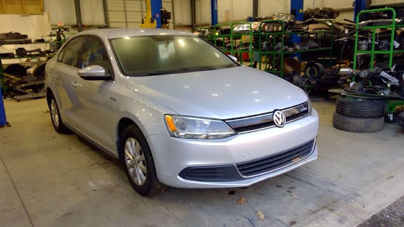 2013 Volkswagen Jetta Back Glass/Window