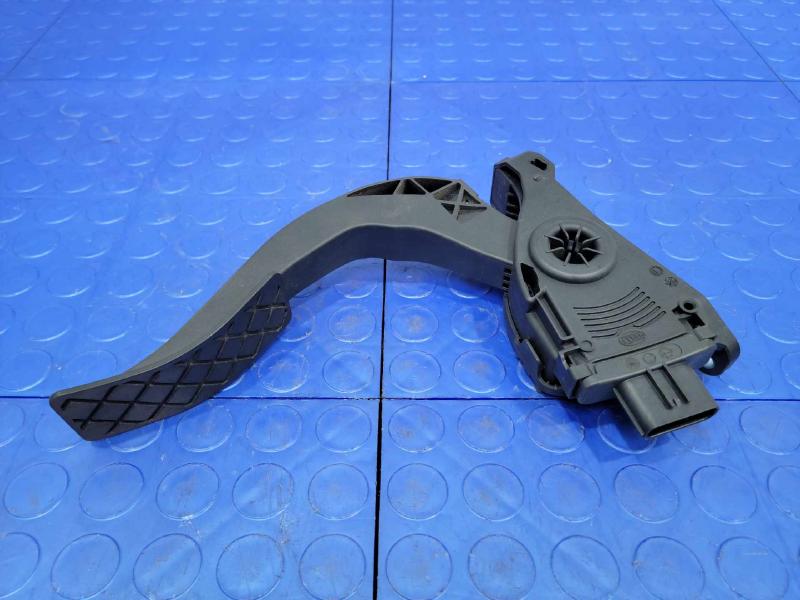 2014-2016 Audi A6 Accelerator Pedal Assembly Genuine OEM 6PV009505