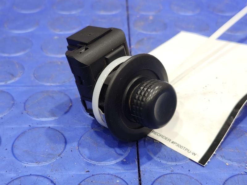 2013 Ford F-150 Door Switch Front