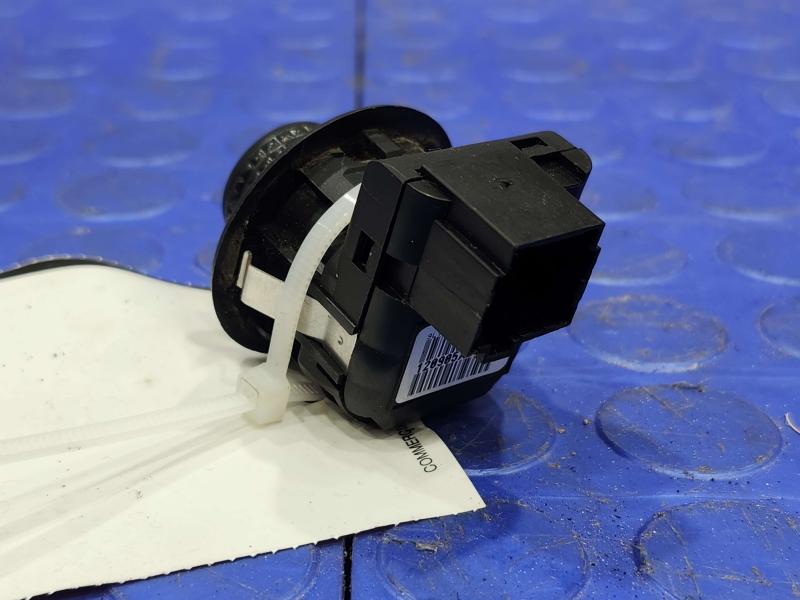 2013 Ford F-150 Door Switch Front
