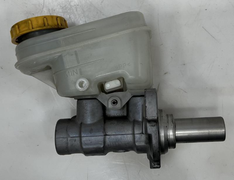 2015 Subaru Crosstrek Master Cylinder