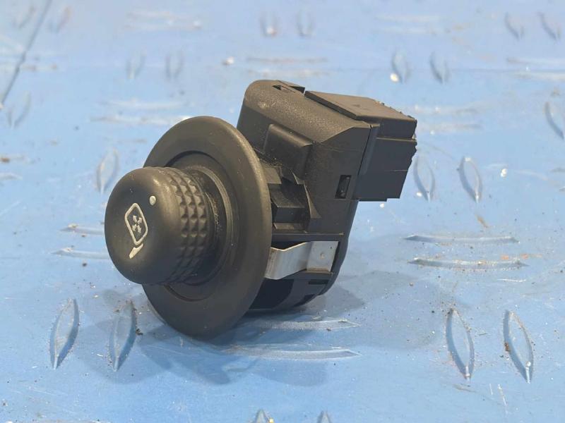 2011 Ford F-150 Door Switch Front