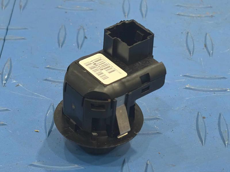 2011 Ford F-150 Door Switch Front