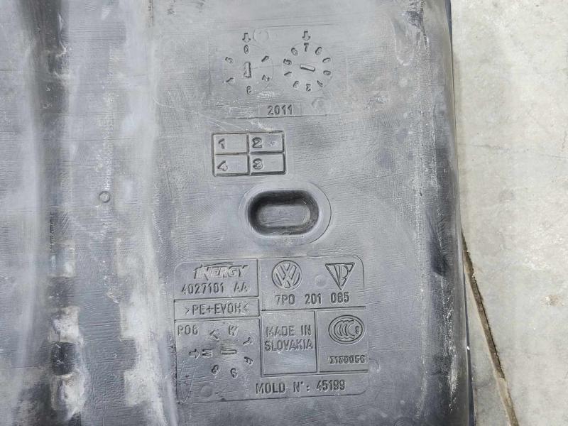 2011 Volkswagen Touareg Fuel Tank Assembly