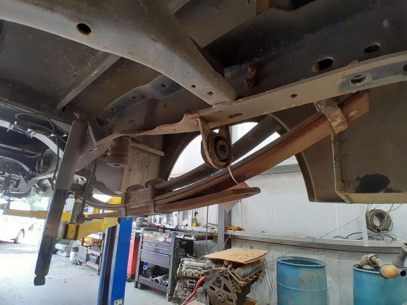 2012 Ford F-250 Super Duty Leaf Spring Rear
