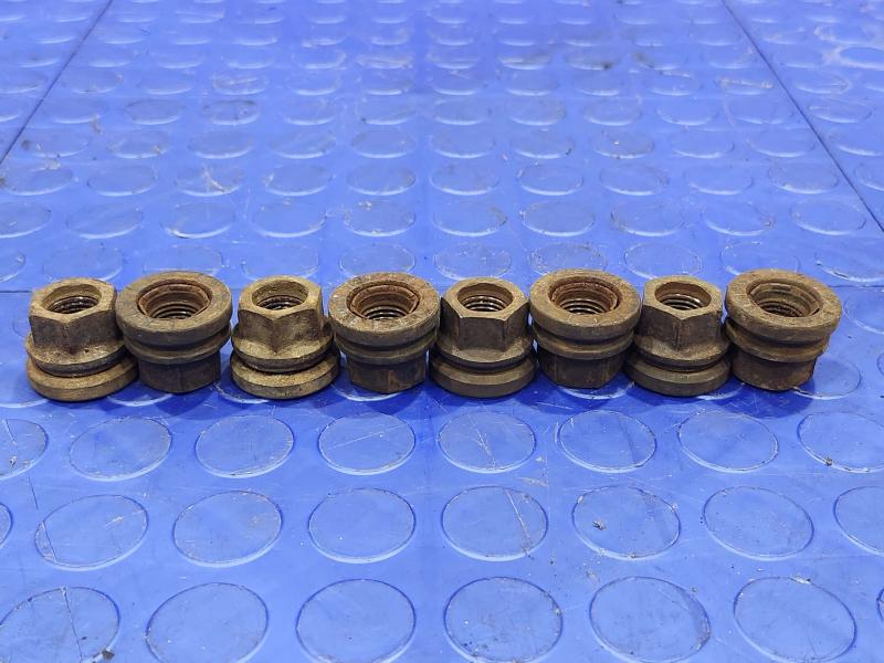 2005 Ford F-350 Super Duty Lug Nuts