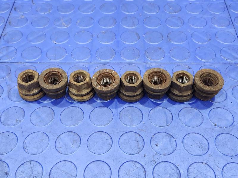 2005 Ford F-350 Super Duty Lug Nuts