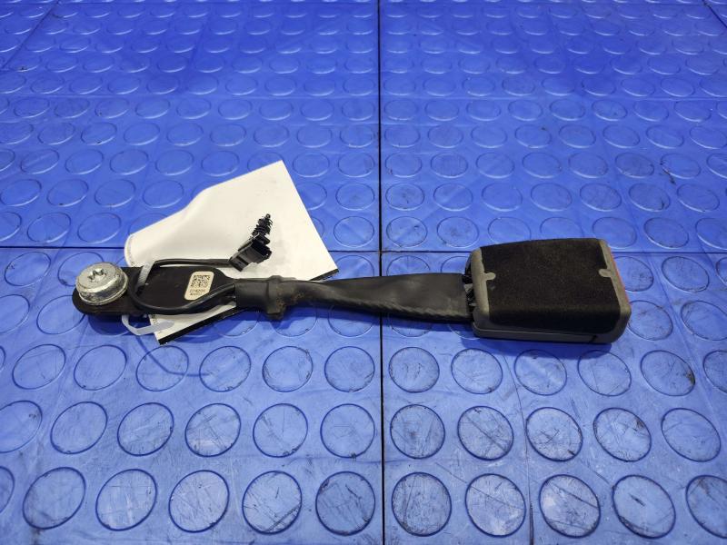 2014 Chevrolet Silverado 1500 Front Seat Belt