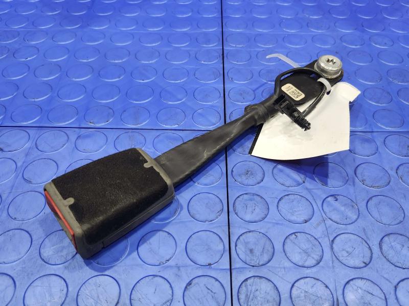 2014 Chevrolet Silverado 1500 Front Seat Belt