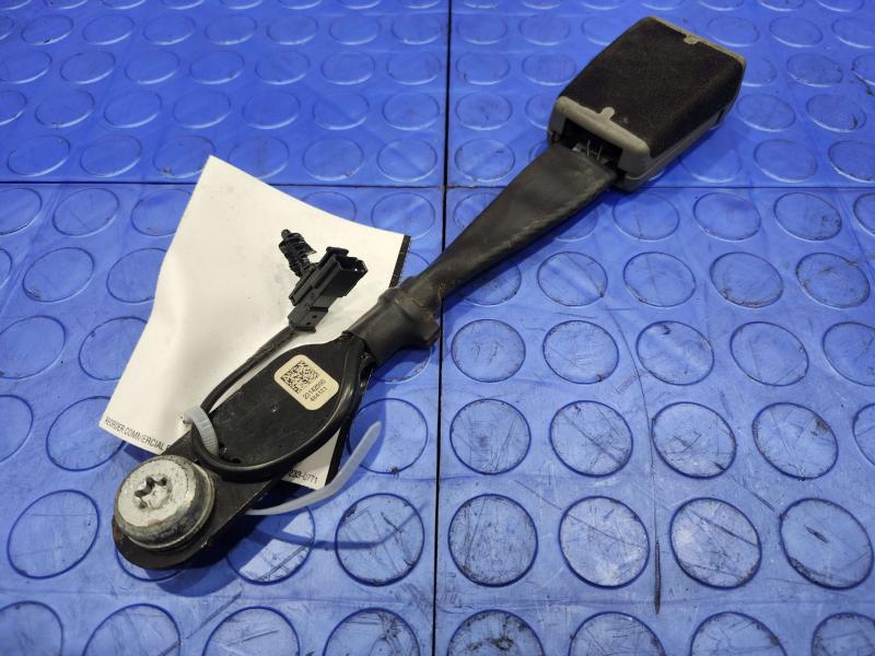2014 Chevrolet Silverado 1500 Front Seat Belt