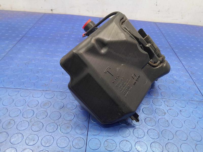 2021 Tesla Model 3 Washer Bottle