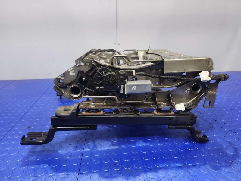 2011 Infiniti QX56 Seat Track