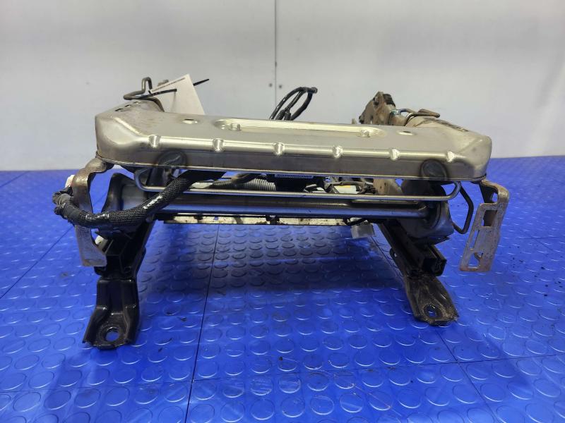 2011 Infiniti QX56 Seat Track