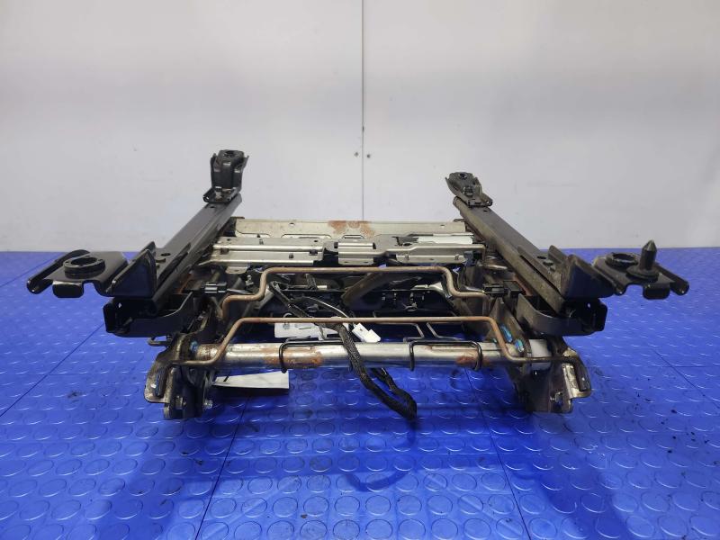 2011 Infiniti QX56 Seat Track