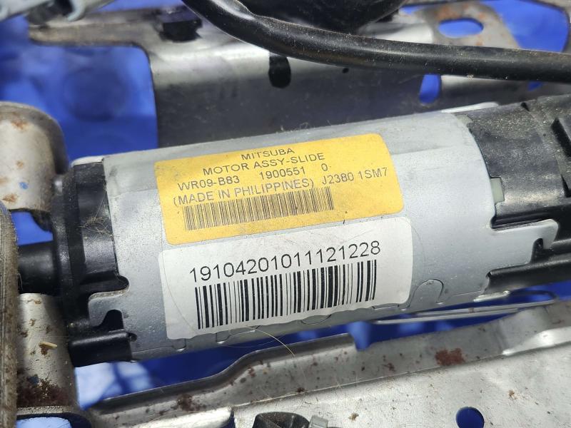 2011 Infiniti QX56 Seat Track