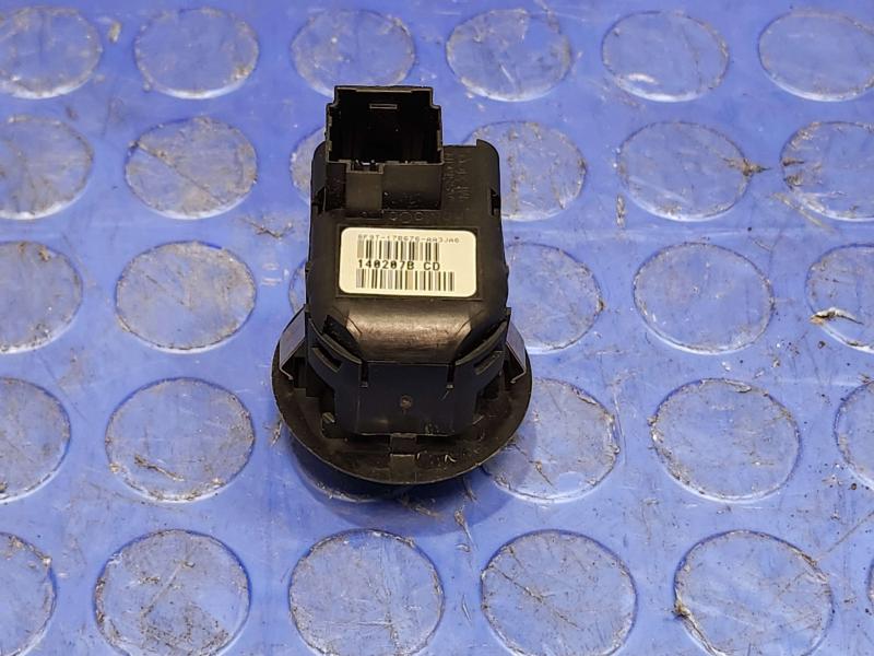 2014 Ford Mustang Door Switch Front