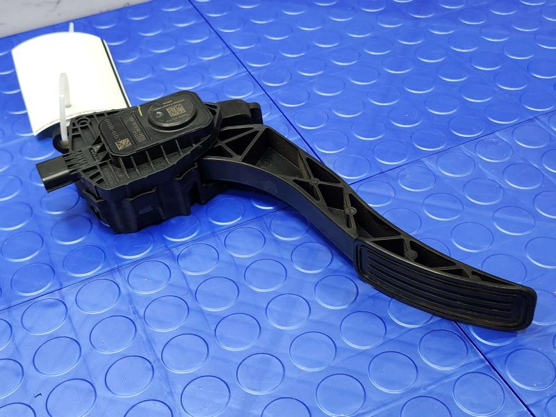 2013-2019 Ford Fusion Accelerator Pedal Assembly OEM DG9C-9F836-AB
