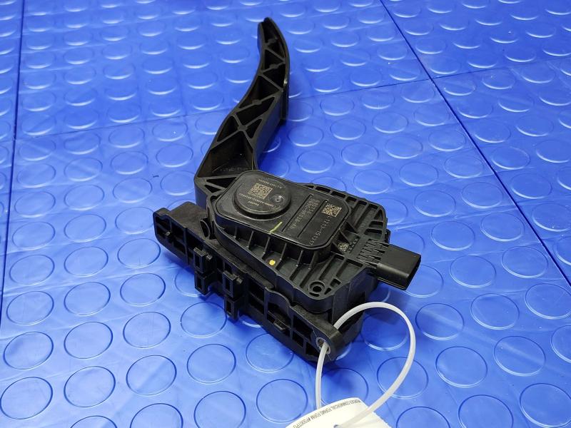 2013-2019 Ford Fusion Accelerator Pedal Assembly OEM DG9C-9F836-AB
