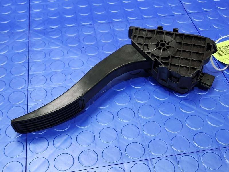 2013-2019 Ford Fusion Accelerator Pedal Assembly OEM DG9C-9F836-AB