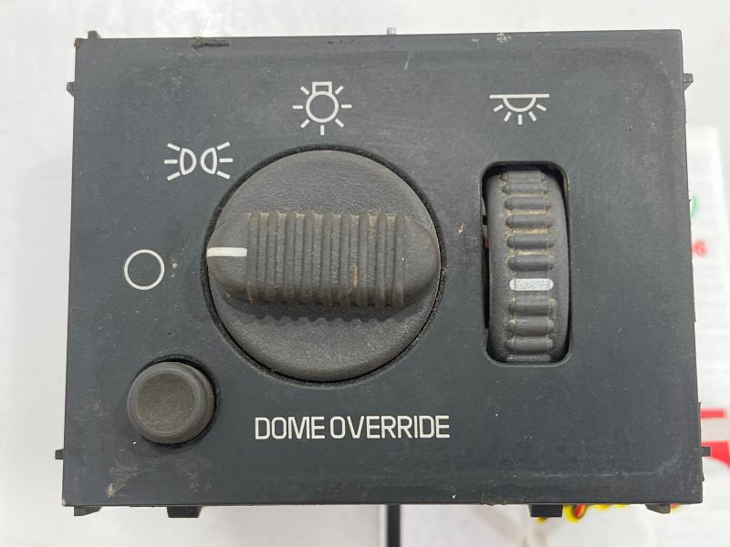 2001 GMC Sierra 1500 Headlight Switch (Dash Mtd)