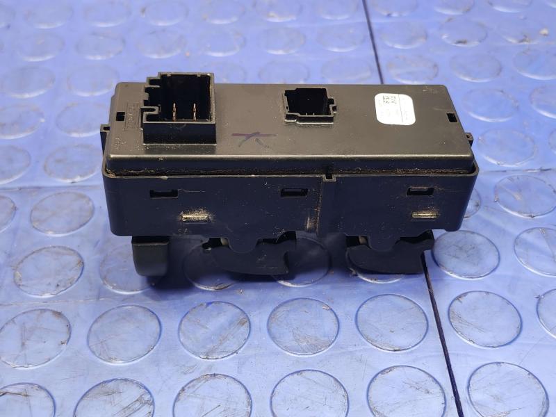2011 Ford F-150 Door Switch Front