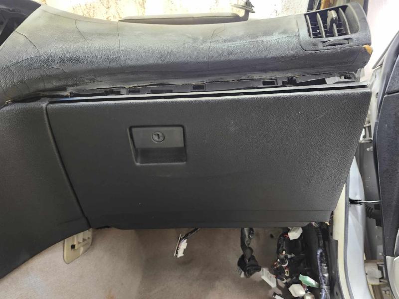 2008 Infiniti G35 Glove Box