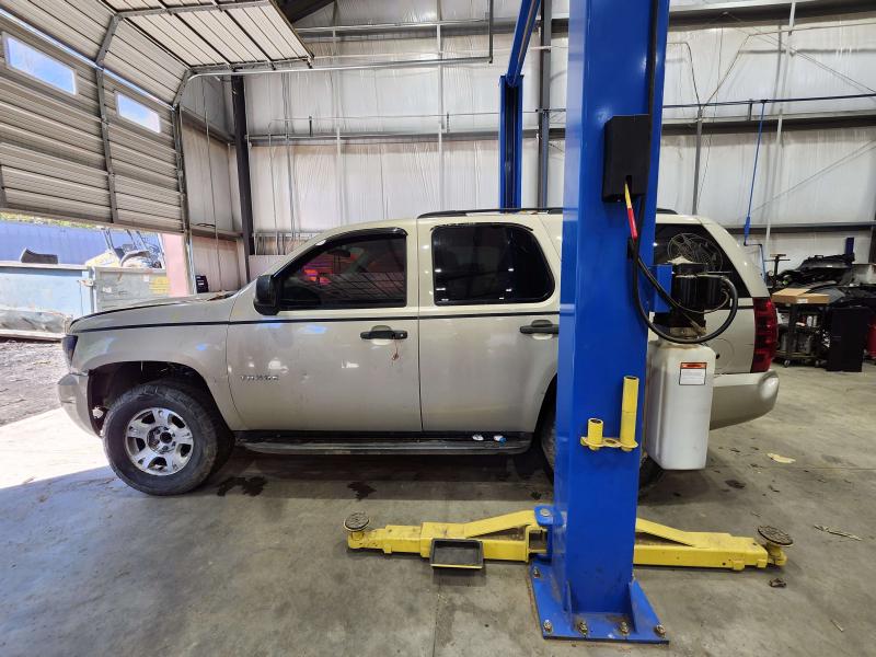 2010 Chevrolet Tahoe Side/Rear/Cargo Regulator