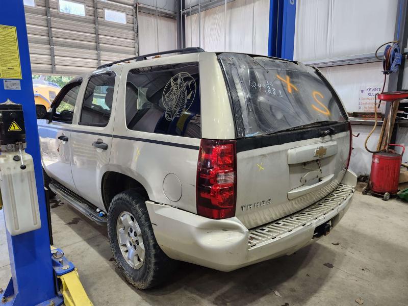 2010 Chevrolet Tahoe Center Pillar