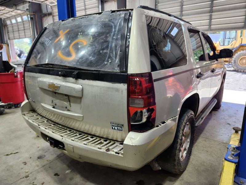 2010 Chevrolet Tahoe Center Pillar