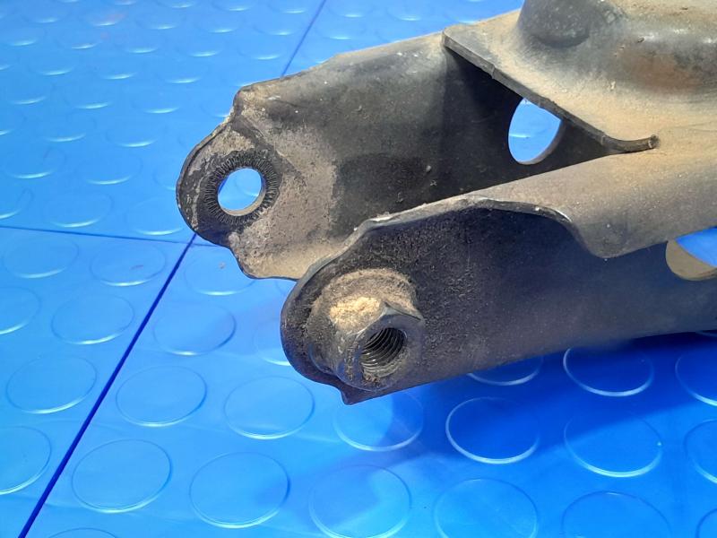 2006-2018 Toyota RAV4 Rear Lower Spring Mount Arm RH Passenger Side OEM 4873042040