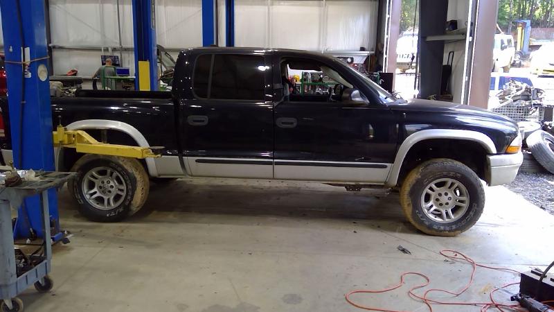 2004 Dodge Dakota Center Pillar