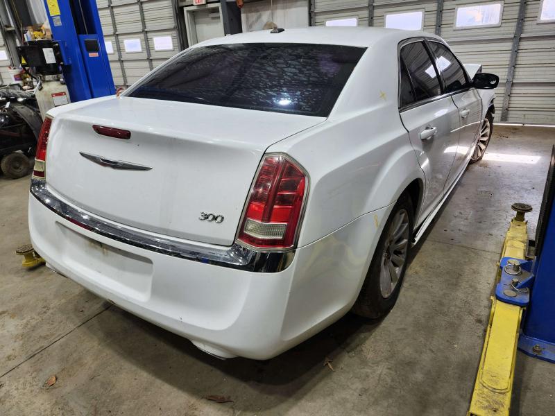 2013 Chrysler 300 Headrest