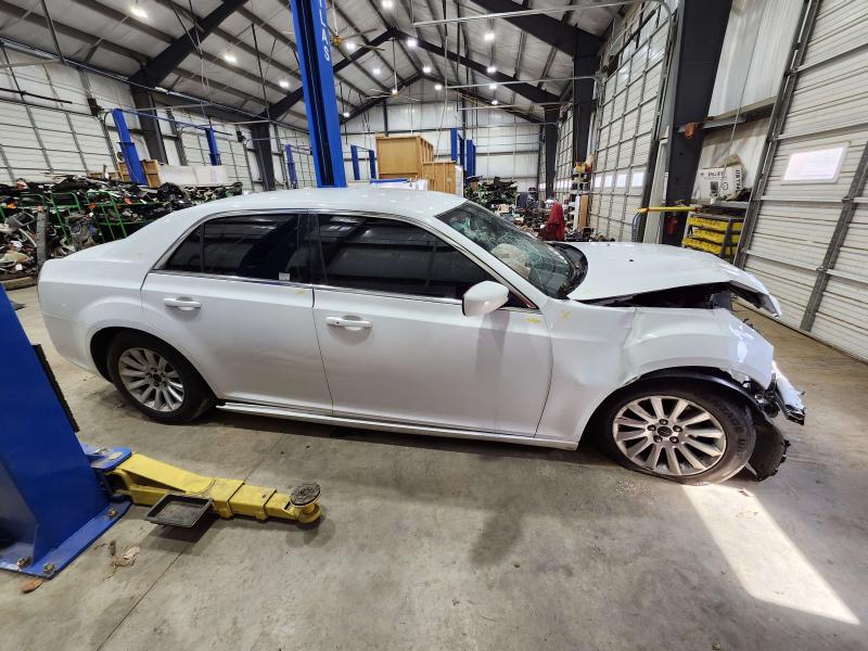 2013 Chrysler 300 Emergency Brk.
