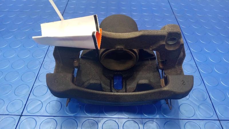 2015 Nissan Rogue Caliper