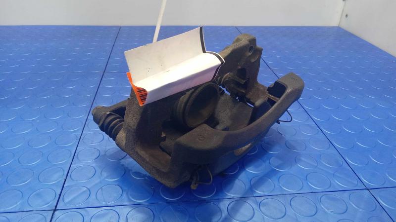 2015 Nissan Rogue Caliper