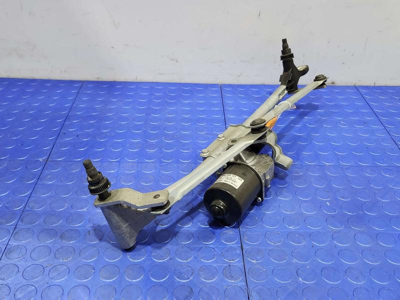 2008 BMW 128i Wiper Trans. Linkage