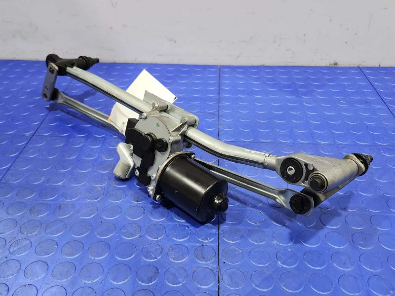 2008 BMW 128i Wiper Trans. Linkage