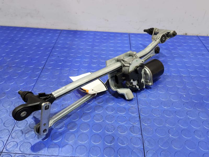 2008 BMW 128i Wiper Trans. Linkage