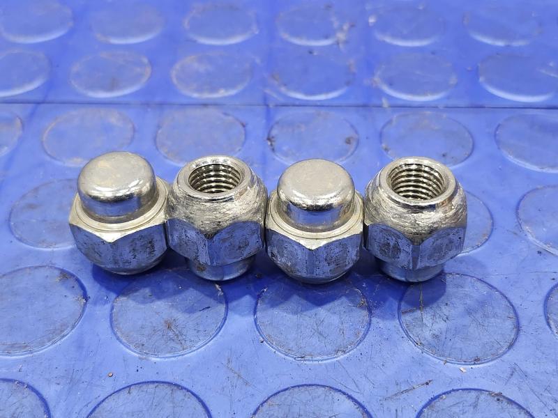 2013 Mazda Mazda2 Lug Nuts