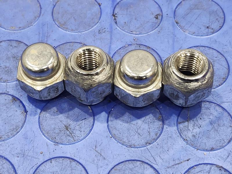 2013 Mazda Mazda2 Lug Nuts