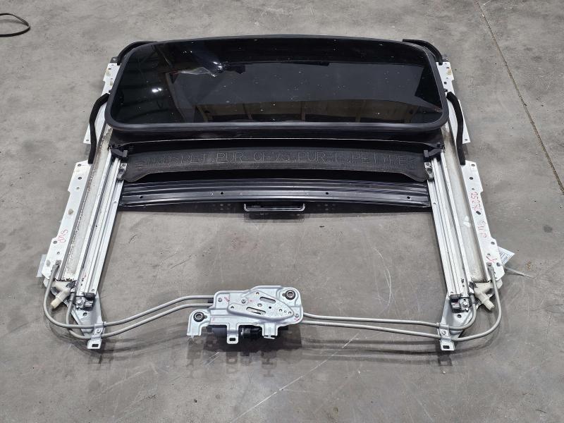2013 Honda CR-V Roof Glass (Glass Only)