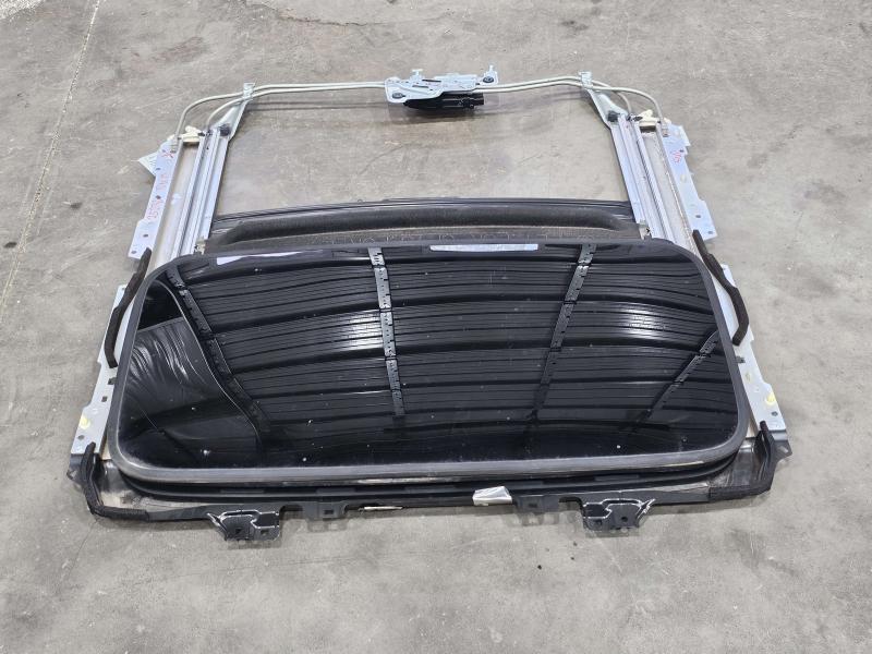 2013 Honda CR-V Roof Glass (Glass Only)