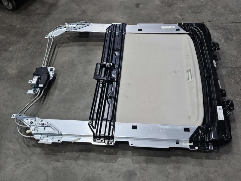 2013 Honda CR-V Roof Glass (Glass Only)