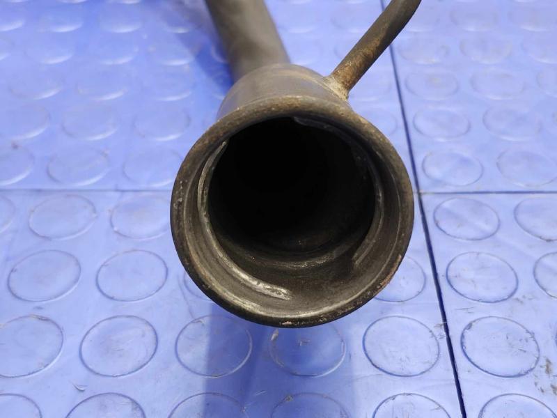 2009 Volkswagen Routan Fuel Filler Neck