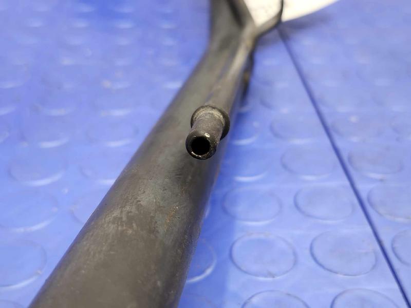 2009 Volkswagen Routan Fuel Filler Neck